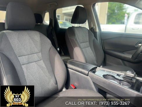 Used 2025 Nissan Rogue SV FWD image 13