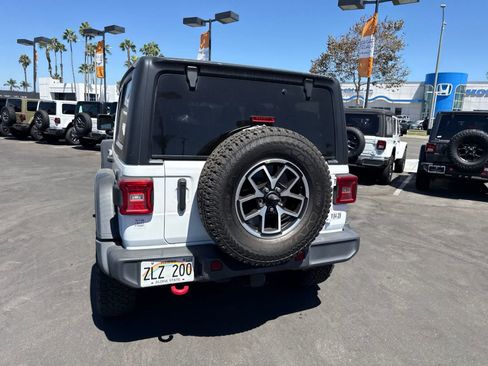 Used 2024 Jeep Wrangler Unlimited Rubicon AWD/4WD image 17