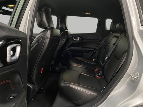 Used 2025 Jeep Compass Trailhawk AWD/4WD image 27