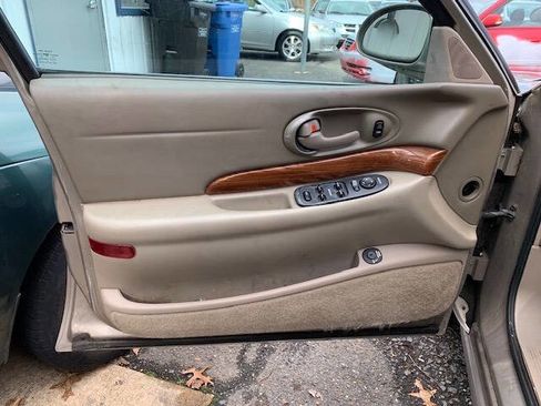 Used 2002 Buick Le Sabre Custom w/ Luxury Pkg image 16