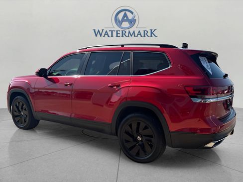 Used 2024 Volkswagen Atlas SE w/ Black Wheel Package FWD image 3
