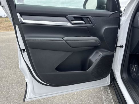 New 2026 GMC Terrain Elevation w/ Technology Package II FWD image 18