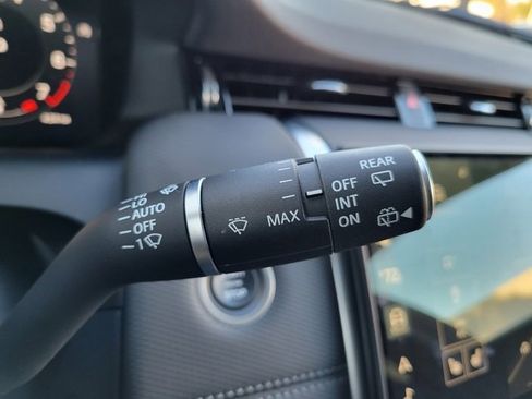 Used 2025 Land Rover Discovery Sport Dynamic SE image 33