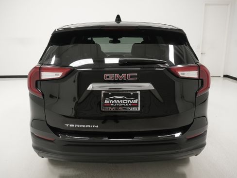 Used 2023 GMC Terrain SLE image 5