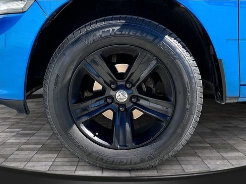 Certified 2018 RAM 1500 Sport w/ Hydro Blue Sport Package image 33