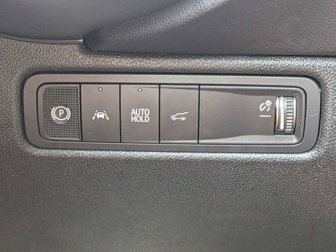 Used 2025 Chevrolet Equinox EV RS image 28