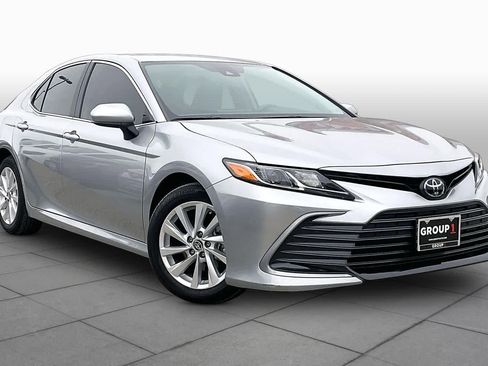 Used 2024 Toyota Camry LE FWD image 3