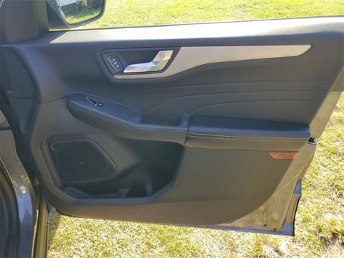 Used 2021 Ford Escape SEL image 36