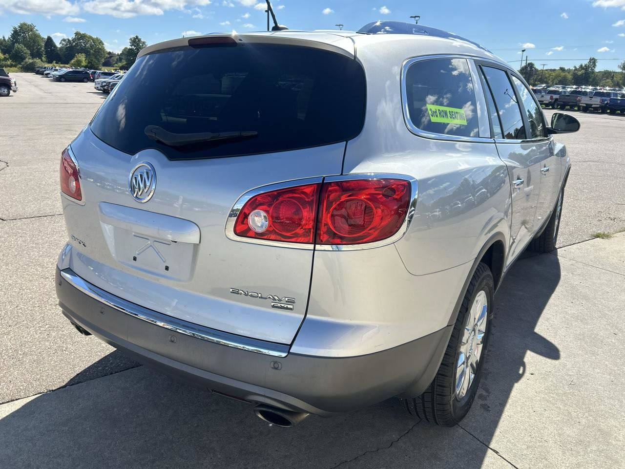 Used 2011 Buick Enclave CXL FWD image 5