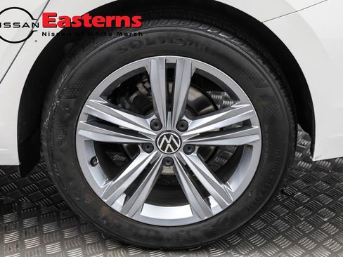 Used 2023 Volkswagen Jetta SE w/ Panoramic Sunroof Package image 58