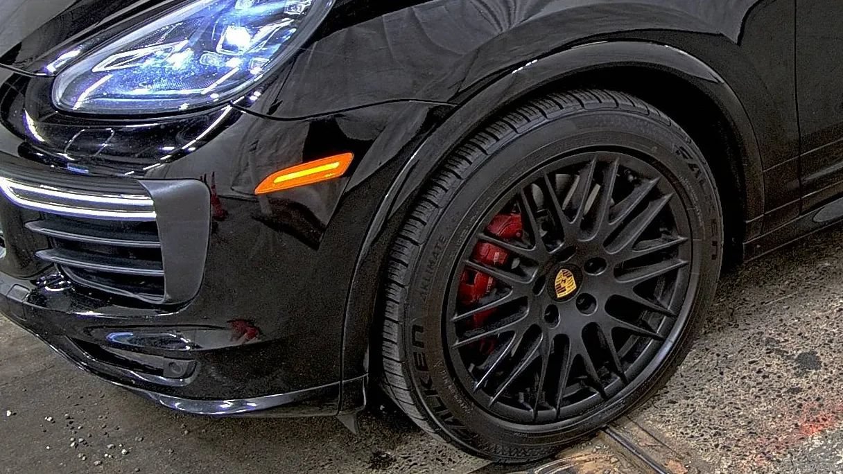 Used 2018 Porsche Cayenne GTS w/ Premium Package Plus AWD/4WD image 8