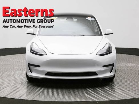 Used 2023 Tesla Model 3 Standard Range image 2
