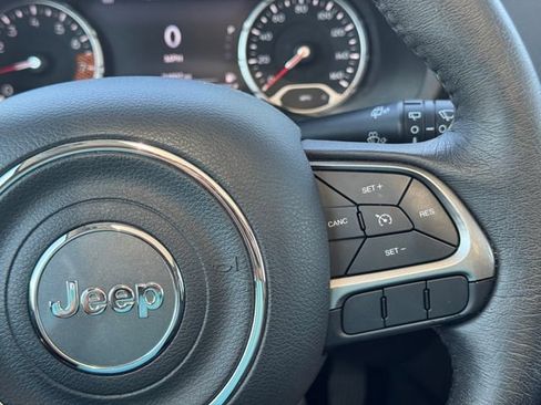 Certified 2022 Jeep Renegade Limited w/ Sun, Sound & Wheels Group AWD/4WD image 25