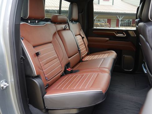 Used 2025 GMC Sierra 2500 Denali Ultimate w/ Max Trailering Package AWD/4WD image 32