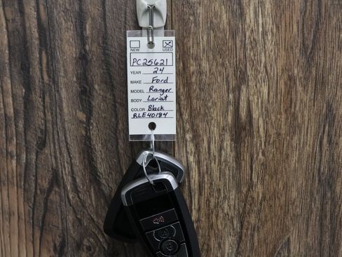 Used 2024 Ford Ranger Lariat w/ FX4 Off-Road Package image 39