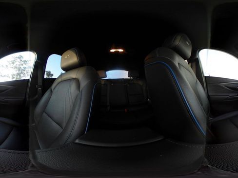 Used 2025 Buick Envista Sport Touring image 42