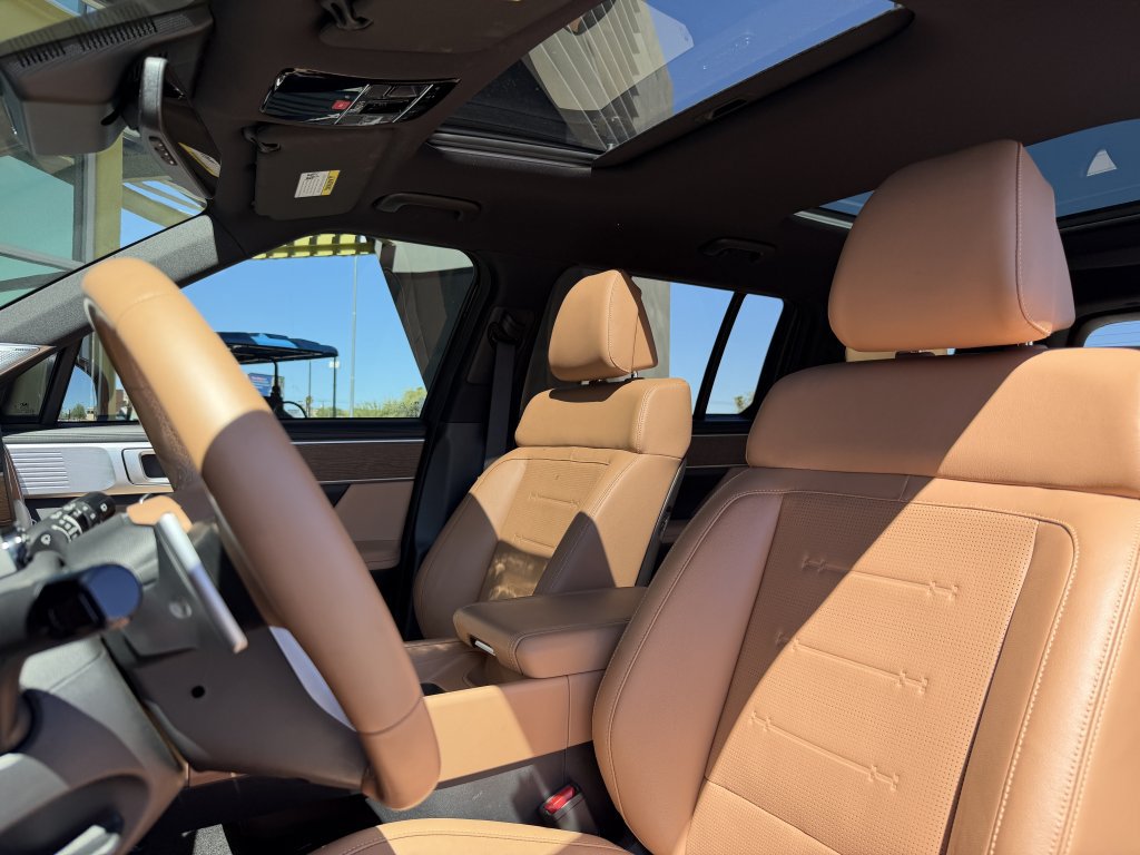 Used 2025 Hyundai Santa Fe Limited FWD image 35