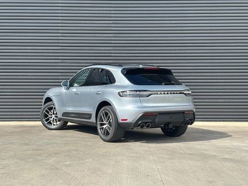 Certified 2026 Porsche Macan image 3