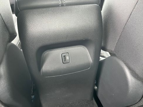 Used 2025 Nissan Sentra SV FWD image 23