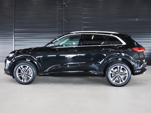 Certified 2025 Audi Q5 Premium w/ Convenience Package image 15