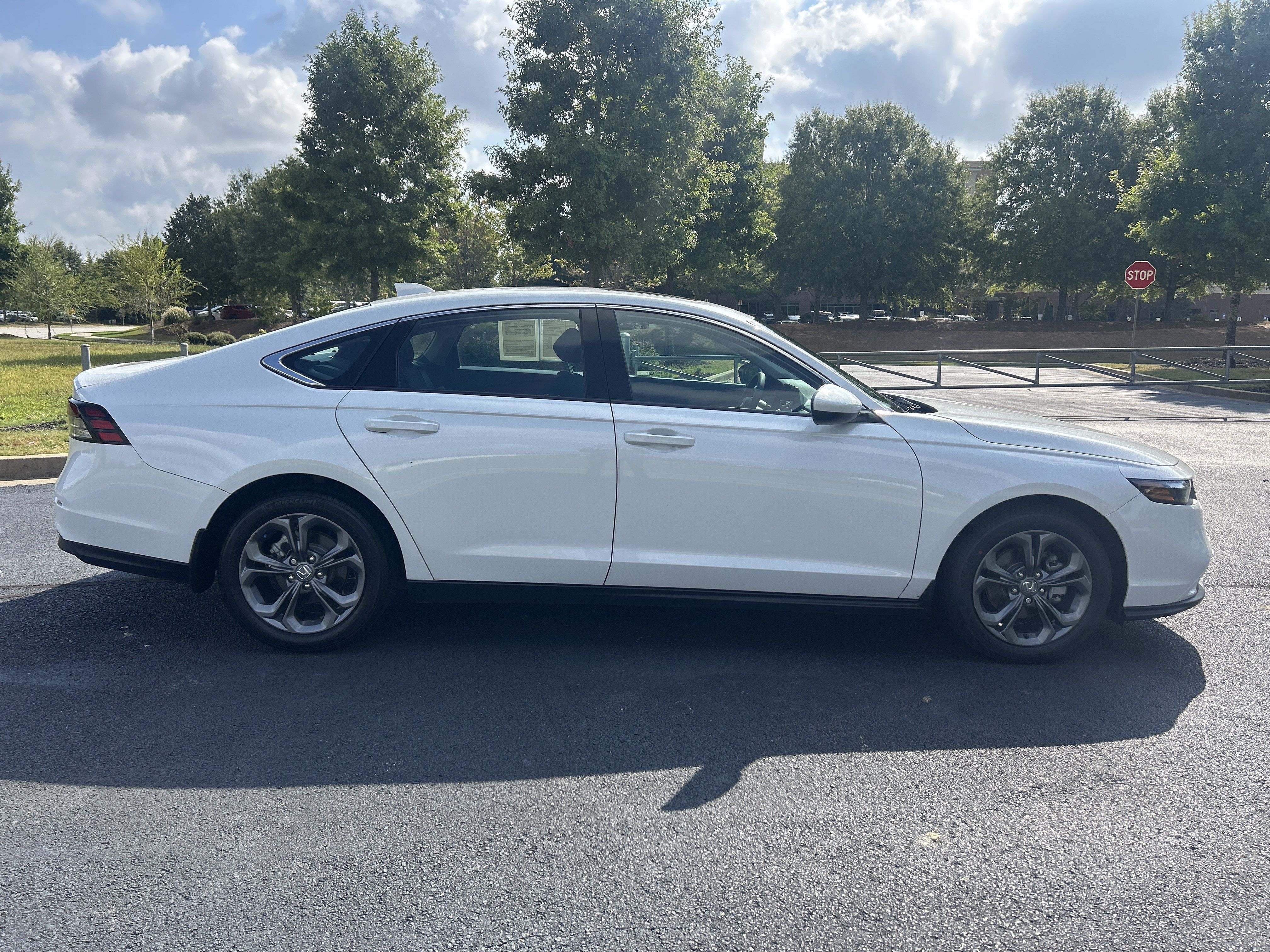 Used 2024 Honda Accord EX image 10