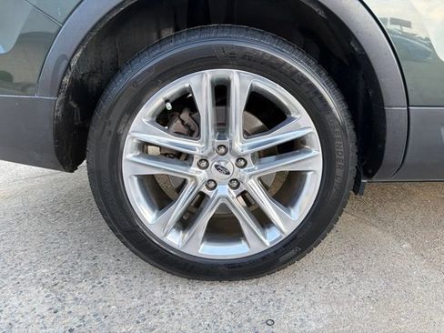 Used 2016 Ford Explorer XLT w/ Equipment Group 202A FWD image 20
