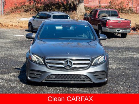 Used 2018 Mercedes-Benz E 300 4MATIC image 2