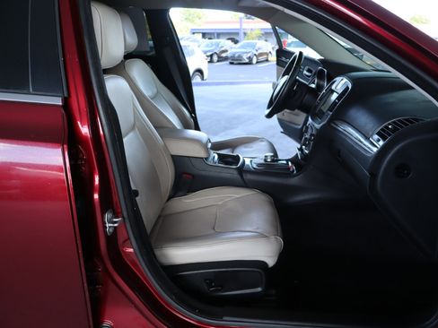 Used 2017 Chrysler 300 C w/ Light Group image 36