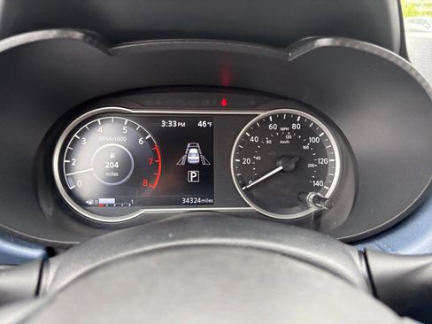 Used 2025 Nissan Versa SV FWD image 38