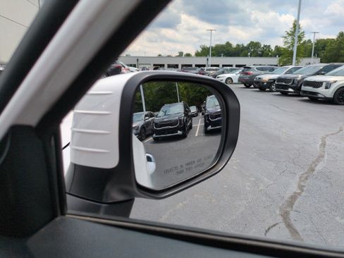 Used 2023 Kia Telluride S w/ S Sunroof Package FWD image 35