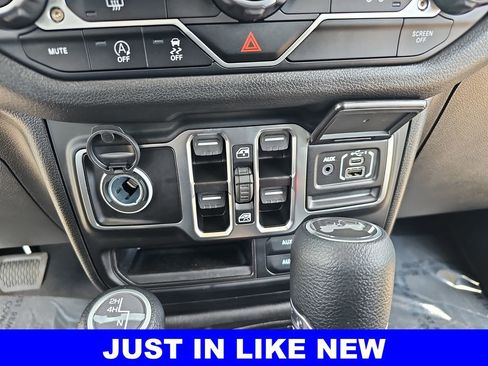 Used 2025 Jeep Wrangler Sport image 24