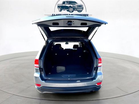 Used 2012 Jeep Grand Cherokee Laredo w/ Laredo E Group image 10