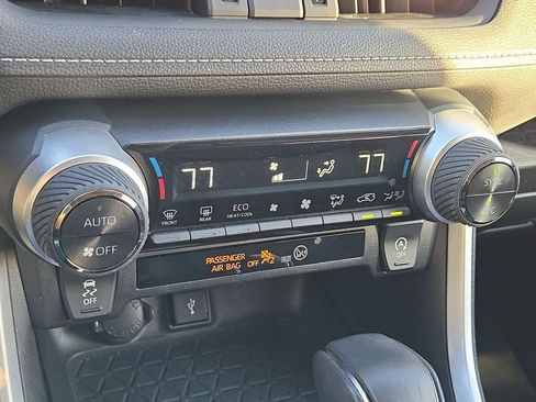 Used 2022 Toyota RAV4 XLE Premium image 25