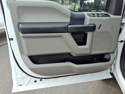 Used 2022 Ford F250 XL w/ Power Equipment Group AWD/4WD image 18