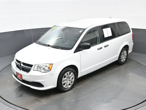 Used 2019 Dodge Grand Caravan SE w/ UConnect Hands-Free Group FWD image 30