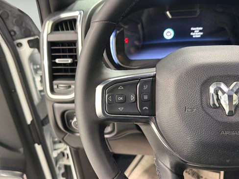 Used 2026 RAM 2500 Laramie AWD/4WD image 13