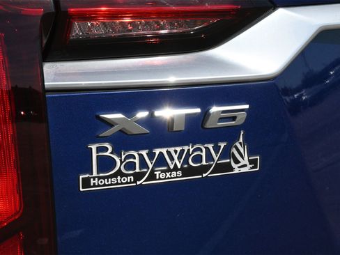 Certified 2023 Cadillac XT6 Luxury image 21