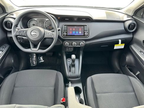 New 2025 Nissan Kicks Play S image 8