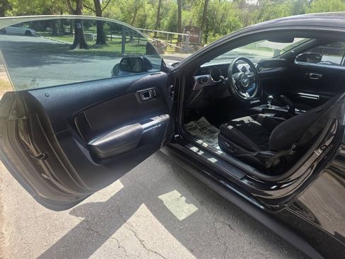 Used 2015 Ford Mustang GT RWD image 8