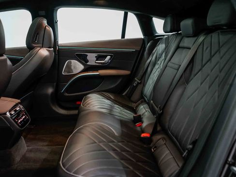 Used 2023 Mercedes-Benz EQS 580 4MATIC Sedan image 18