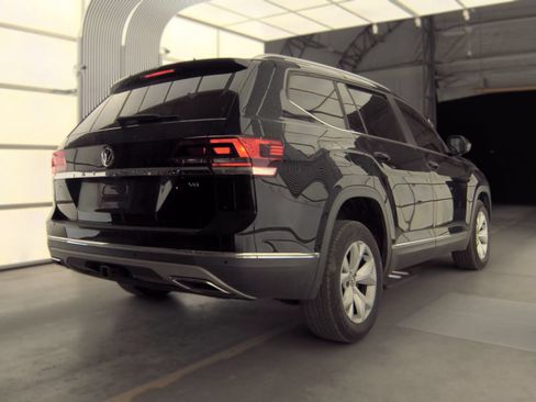 Used 2018 Volkswagen Atlas SEL FWD image 2