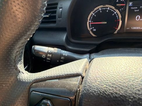 Used 2021 Toyota 4Runner TRD Off-Road AWD/4WD image 13