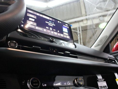 New 2026 Mitsubishi Outlander SE image 12