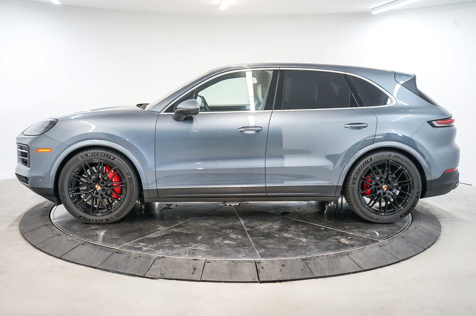 Certified 2026 Porsche Cayenne S AWD/4WD image 2
