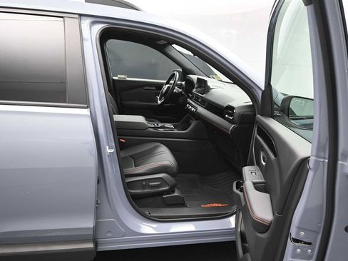 Used 2024 Honda Pilot TrailSport image 25