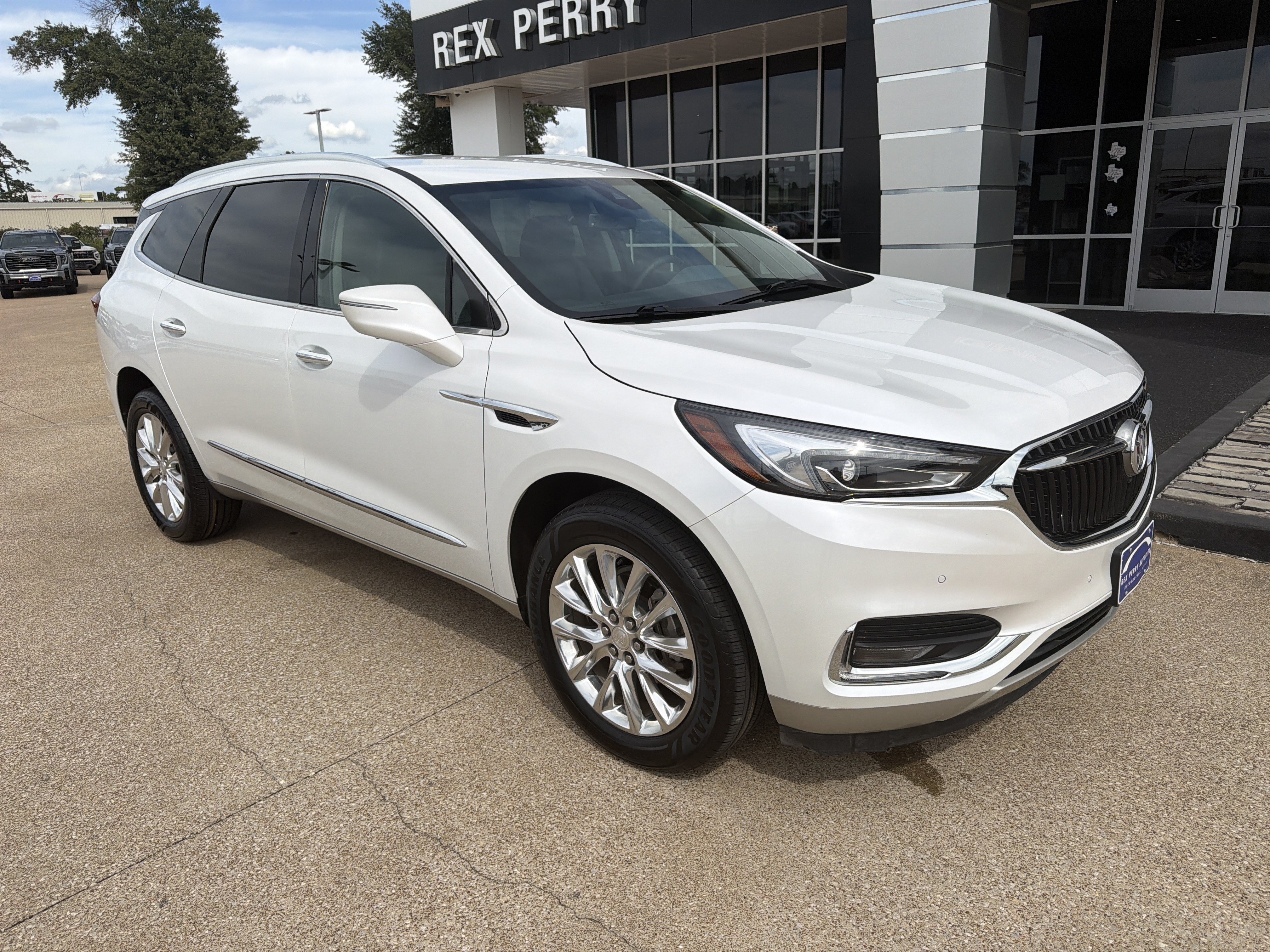 Used 2019 Buick Enclave Premium w/ Trailering Package, 5000 lbs. FWD image 2