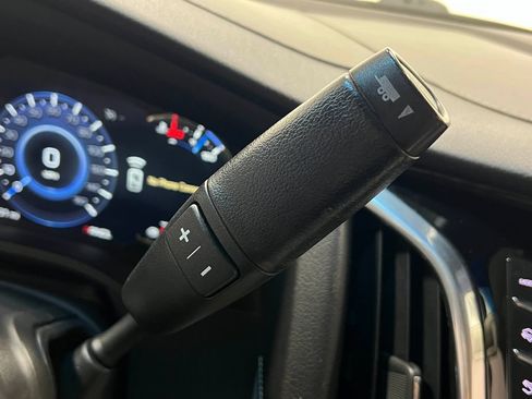 Used 2018 Cadillac Escalade Premium Luxury AWD/4WD image 35