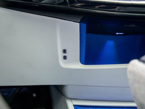 New 2026 Cadillac Optiq Luxury 1 image 24