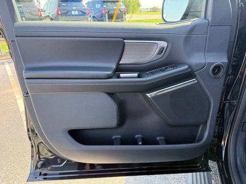Used 2026 Ford Expedition Platinum w/ Driver's Package AWD/4WD image 7