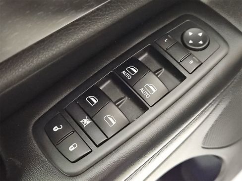 Used 2017 Jeep Grand Cherokee Laredo w/ Quick Order Package 23E image 17